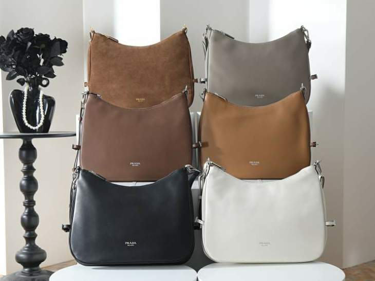 Picture of Prada Handbags _SKUfw236447383fw